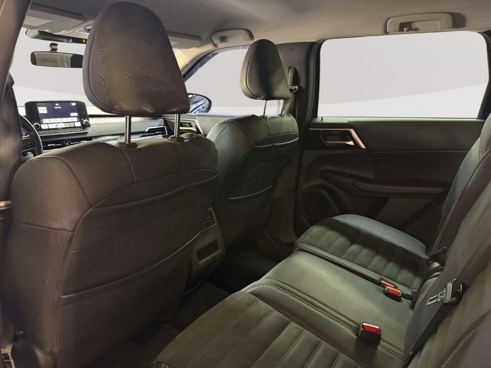 2022 Mitsubishi Outlander SE