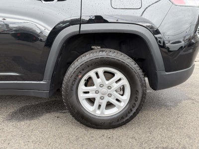 2023 Jeep Grand Cherokee Laredo 4x4