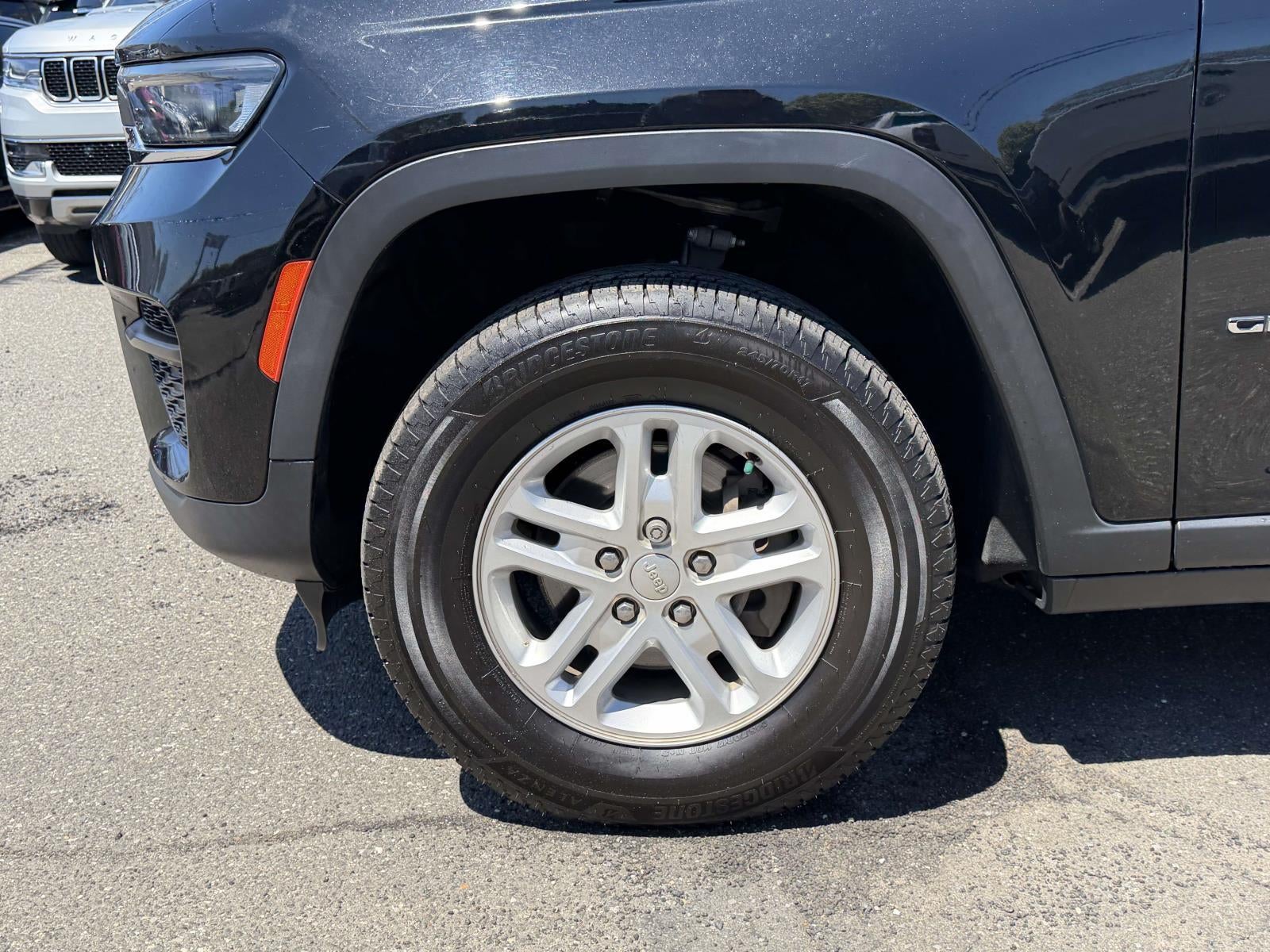 2023 Jeep Grand Cherokee Laredo 4x4
