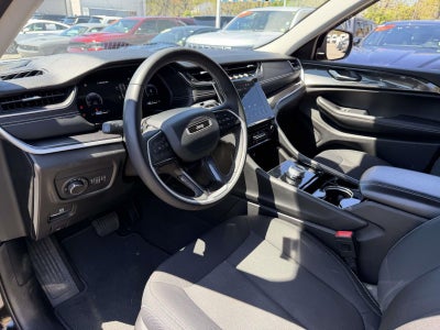2023 Jeep Grand Cherokee Laredo 4x4