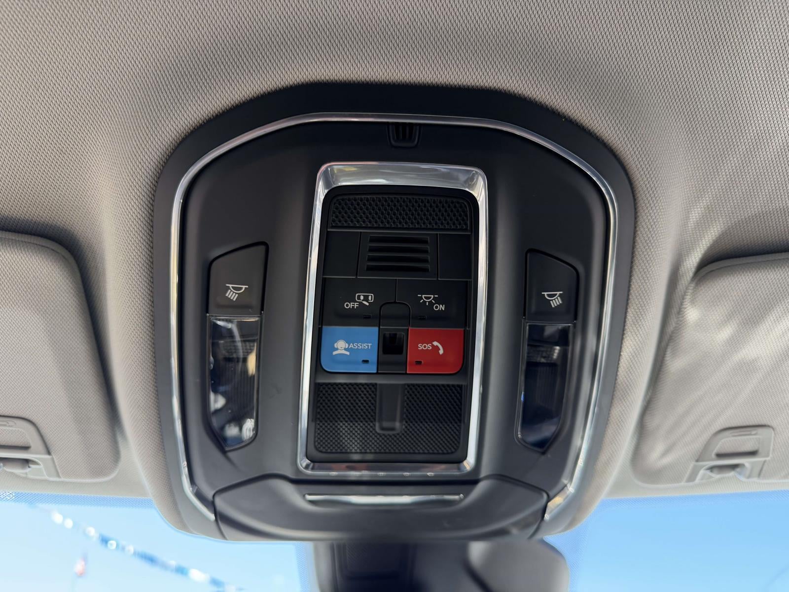 2023 Jeep Grand Cherokee Laredo 4x4