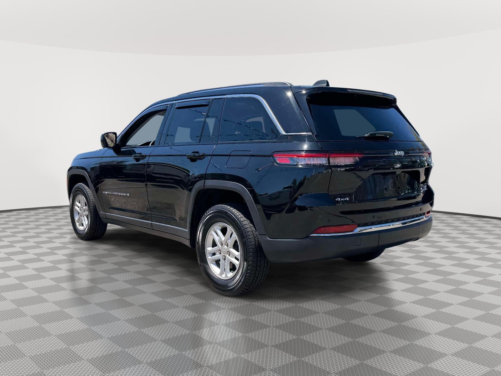 2023 Jeep Grand Cherokee Laredo 4x4