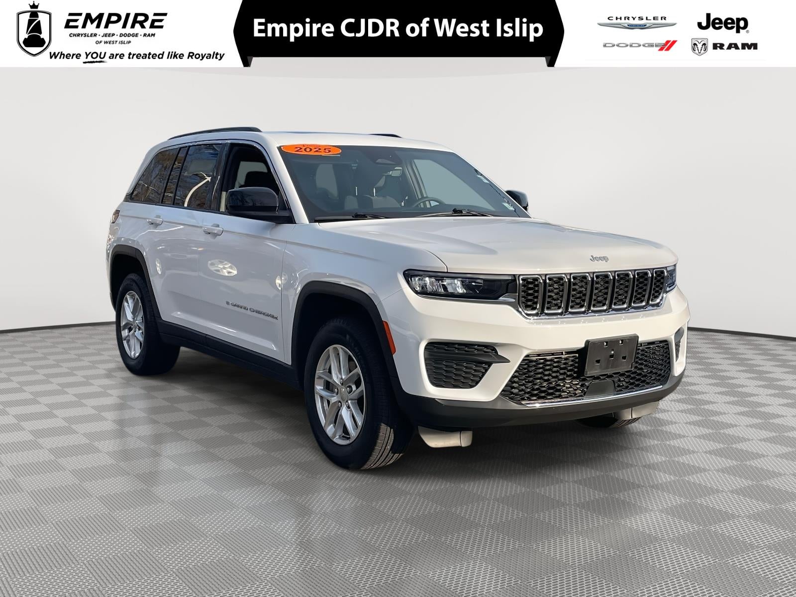 2025 Jeep Grand Cherokee Laredo X 4x4