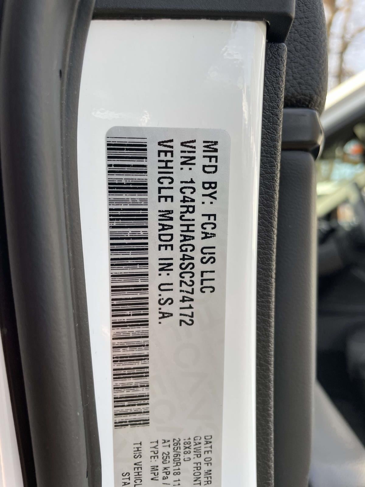 2025 Jeep Grand Cherokee Laredo X 4x4