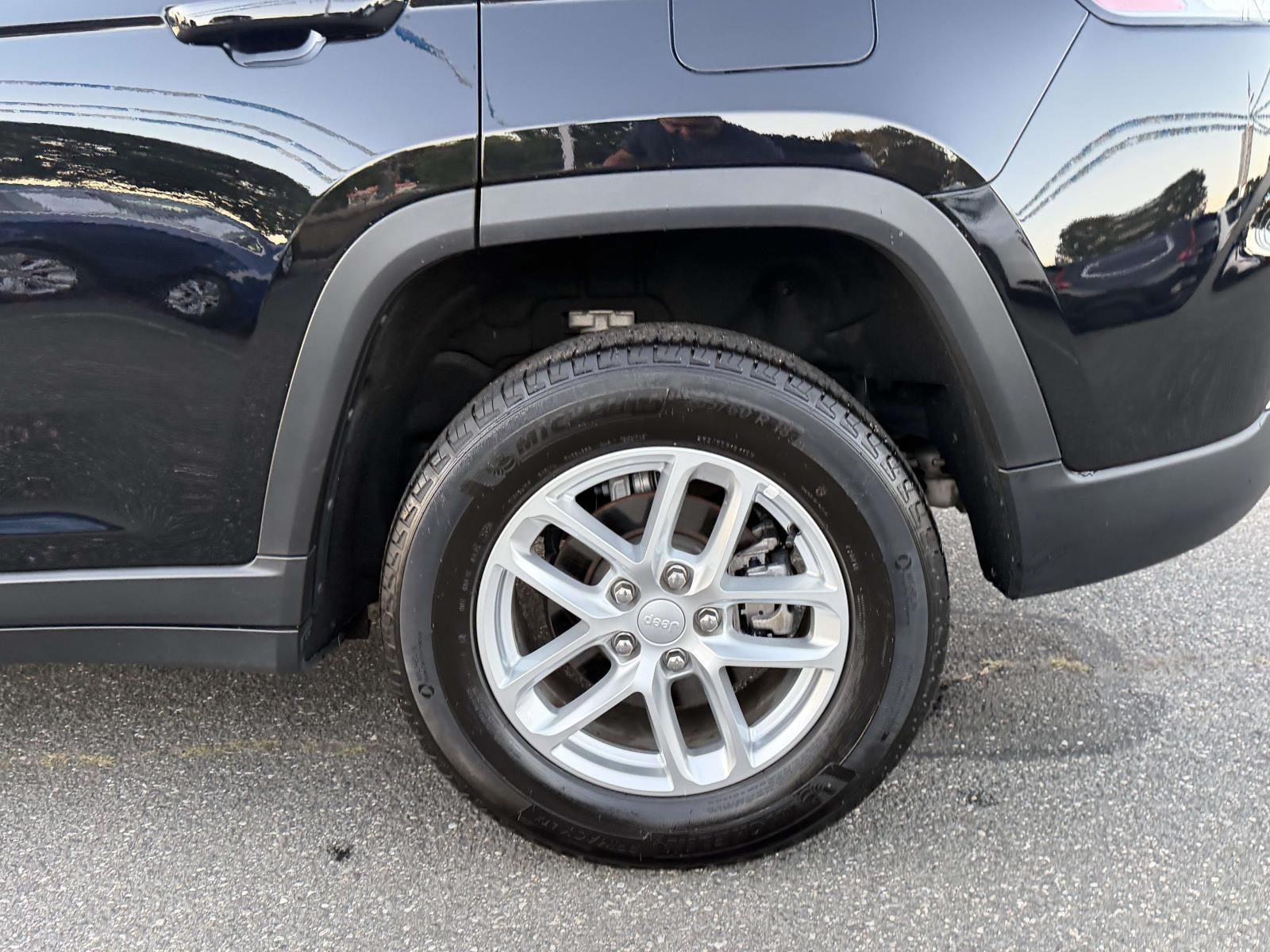 2025 Jeep Grand Cherokee Laredo X 4x4