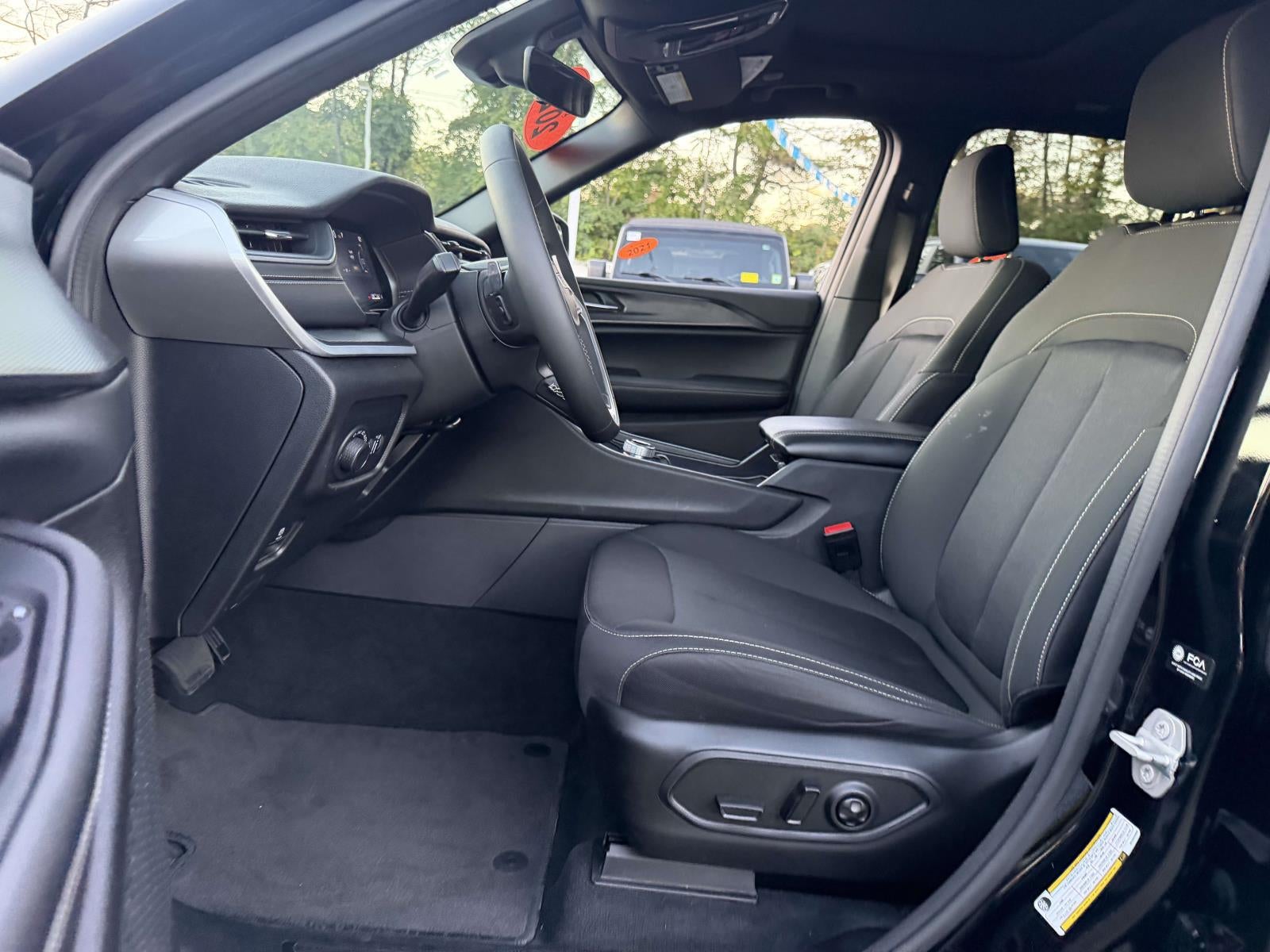 2025 Jeep Grand Cherokee Laredo X 4x4
