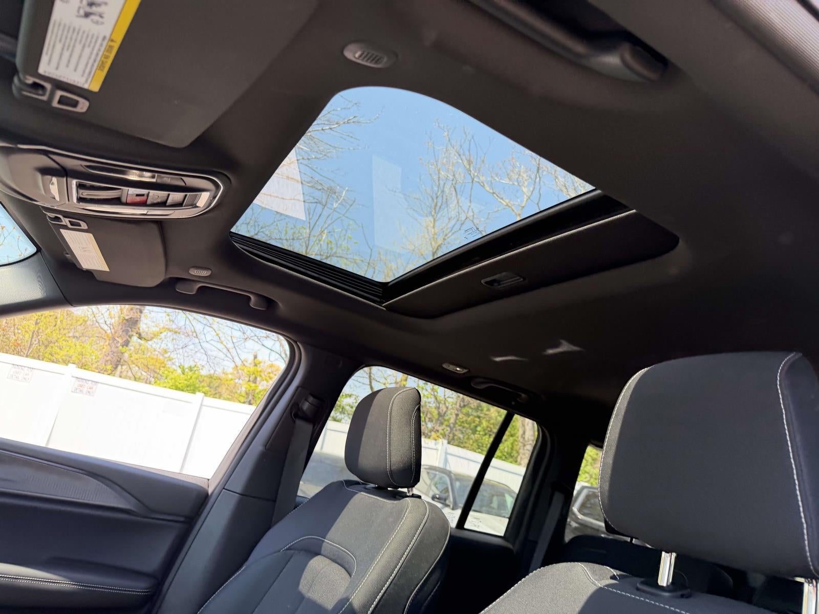 2025 Jeep Grand Cherokee Laredo X 4x4