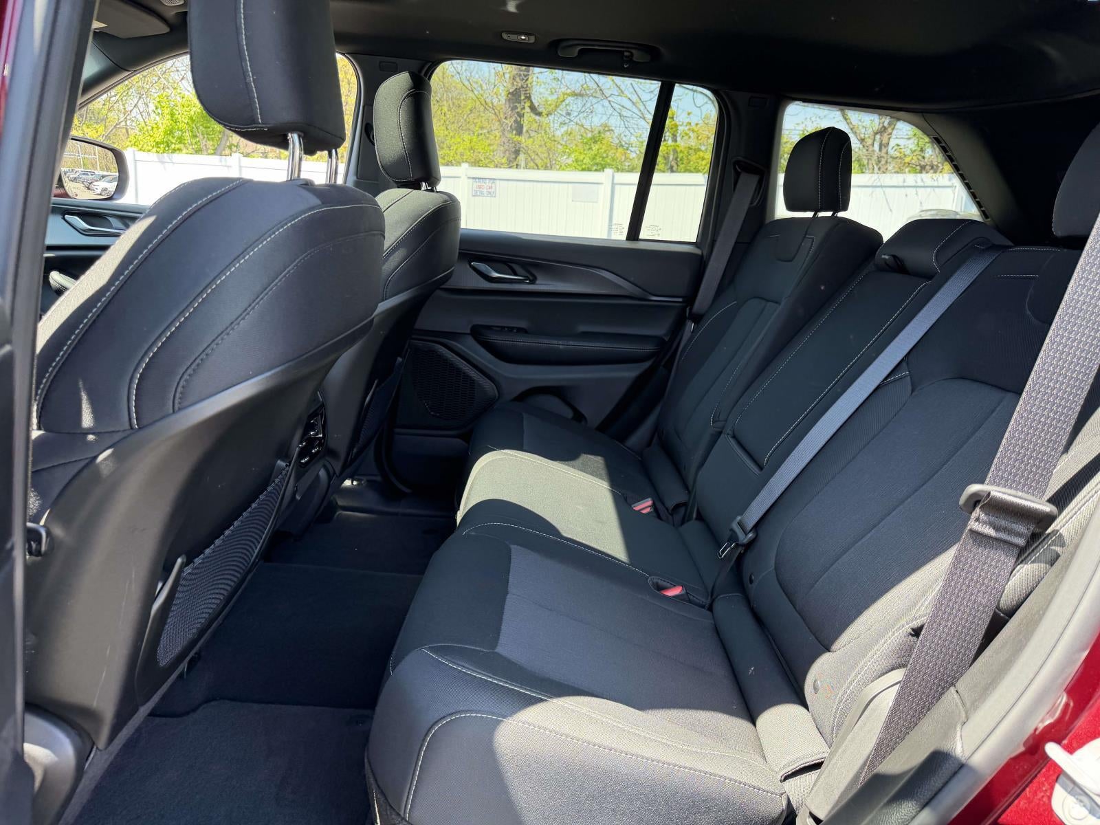 2025 Jeep Grand Cherokee Laredo X 4x4