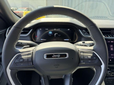 2025 Jeep Grand Cherokee Laredo X 4x4