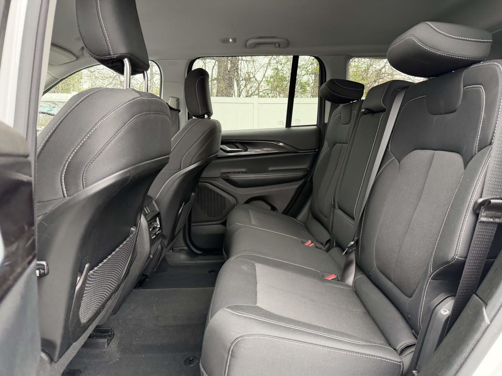 2023 Jeep Grand Cherokee Laredo 4x4