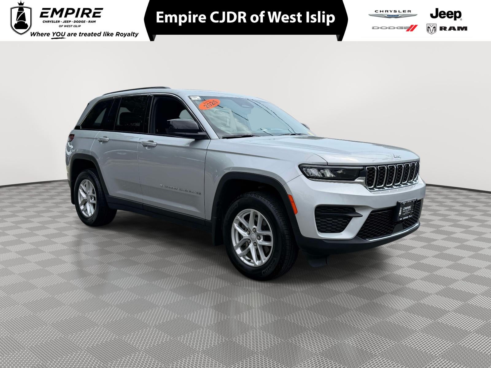 2025 Jeep Grand Cherokee Laredo X 4x4
