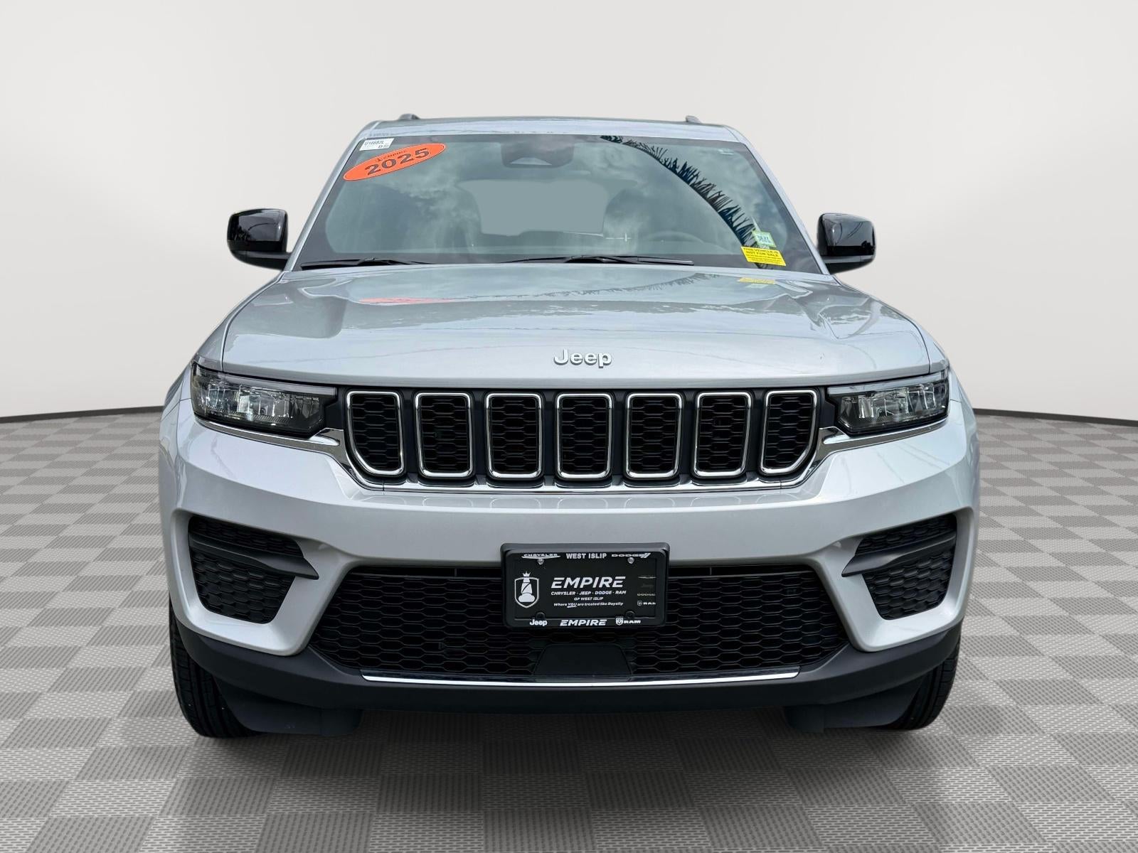 2025 Jeep Grand Cherokee Laredo X 4x4