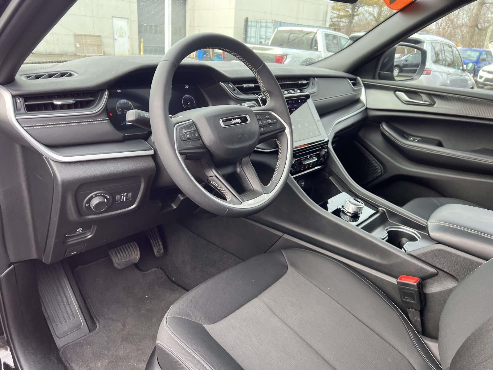 2025 Jeep Grand Cherokee L Laredo X 4x4