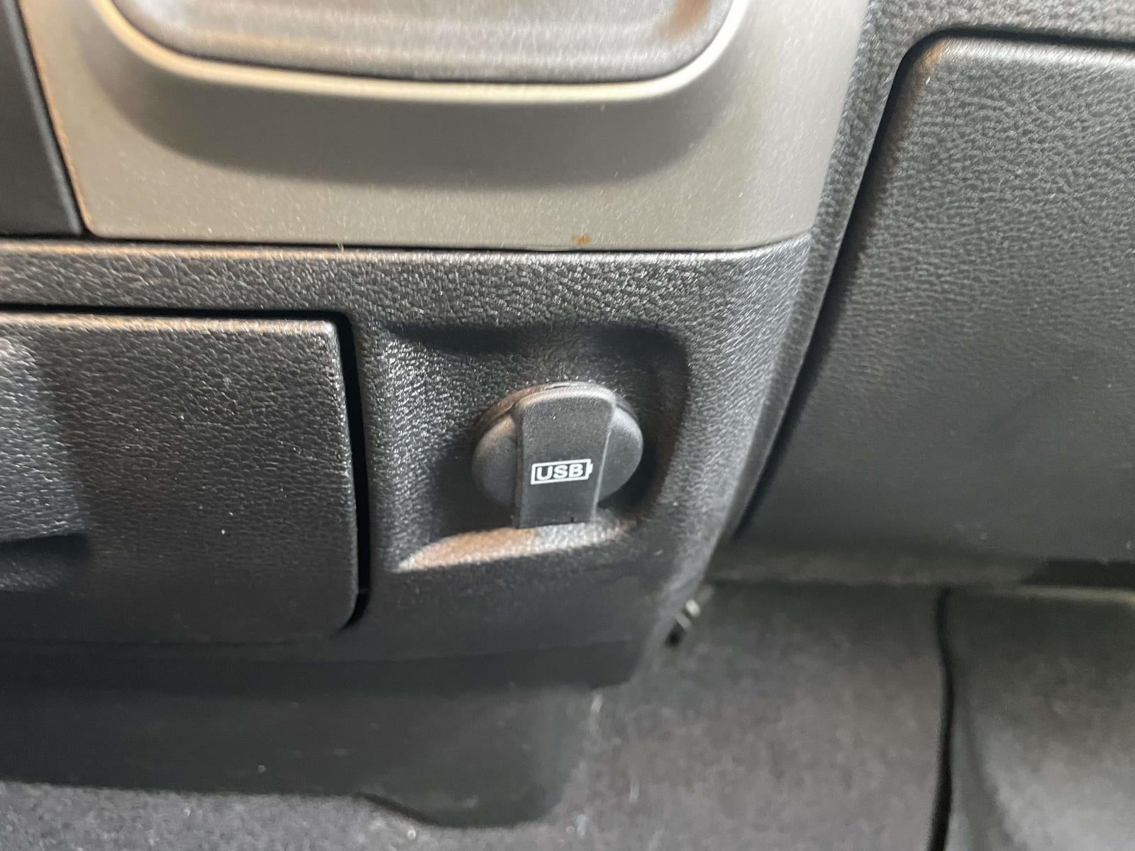 2019 RAM 1500 Classic SLT Crew Cab 4x4 5'7' Box