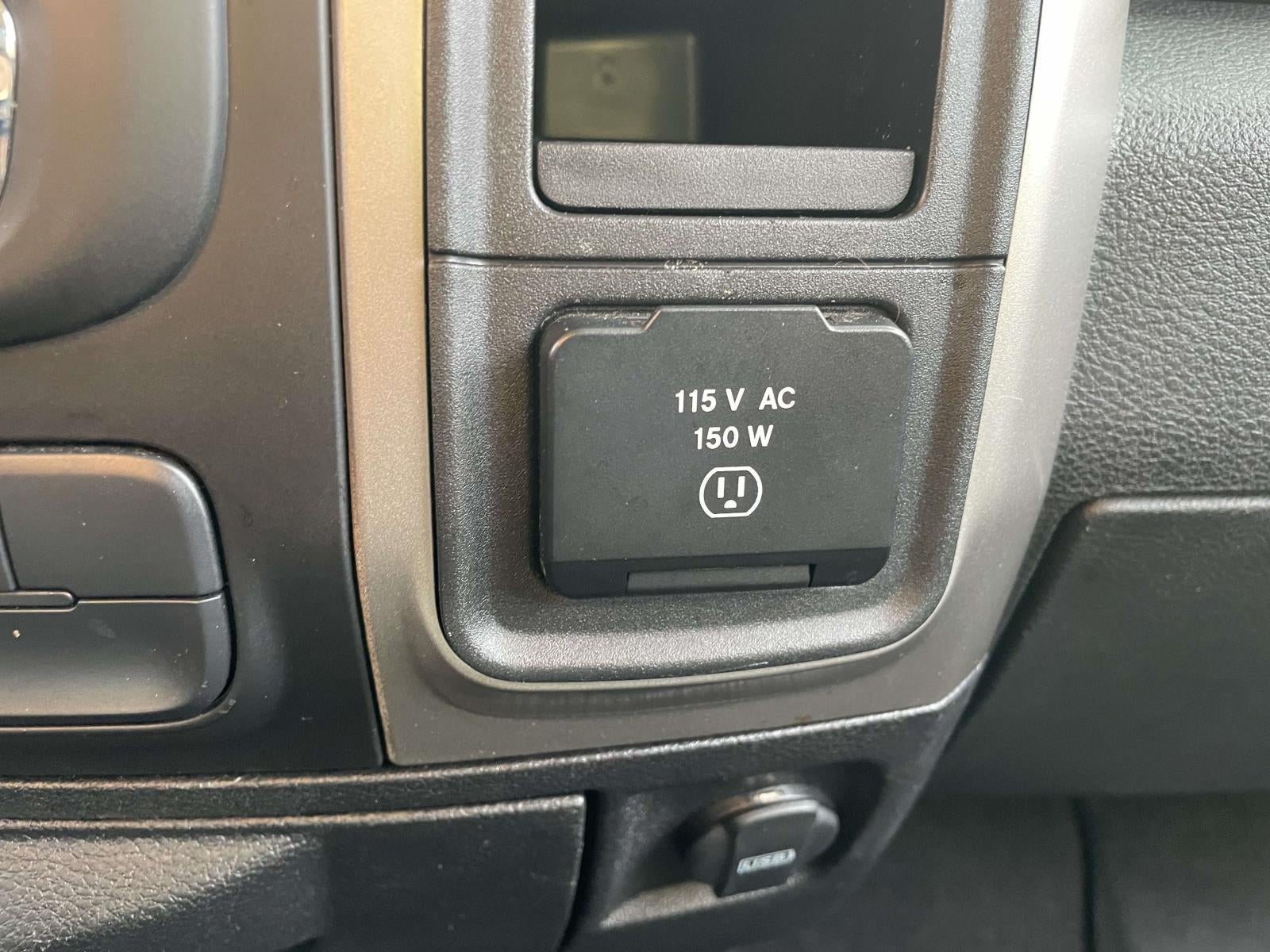 2019 RAM 1500 Classic SLT Crew Cab 4x4 5'7' Box