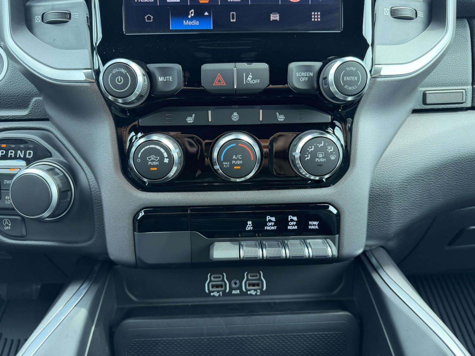 2025 RAM 1500 Big Horn Crew Cab 4x4 5'7' Box