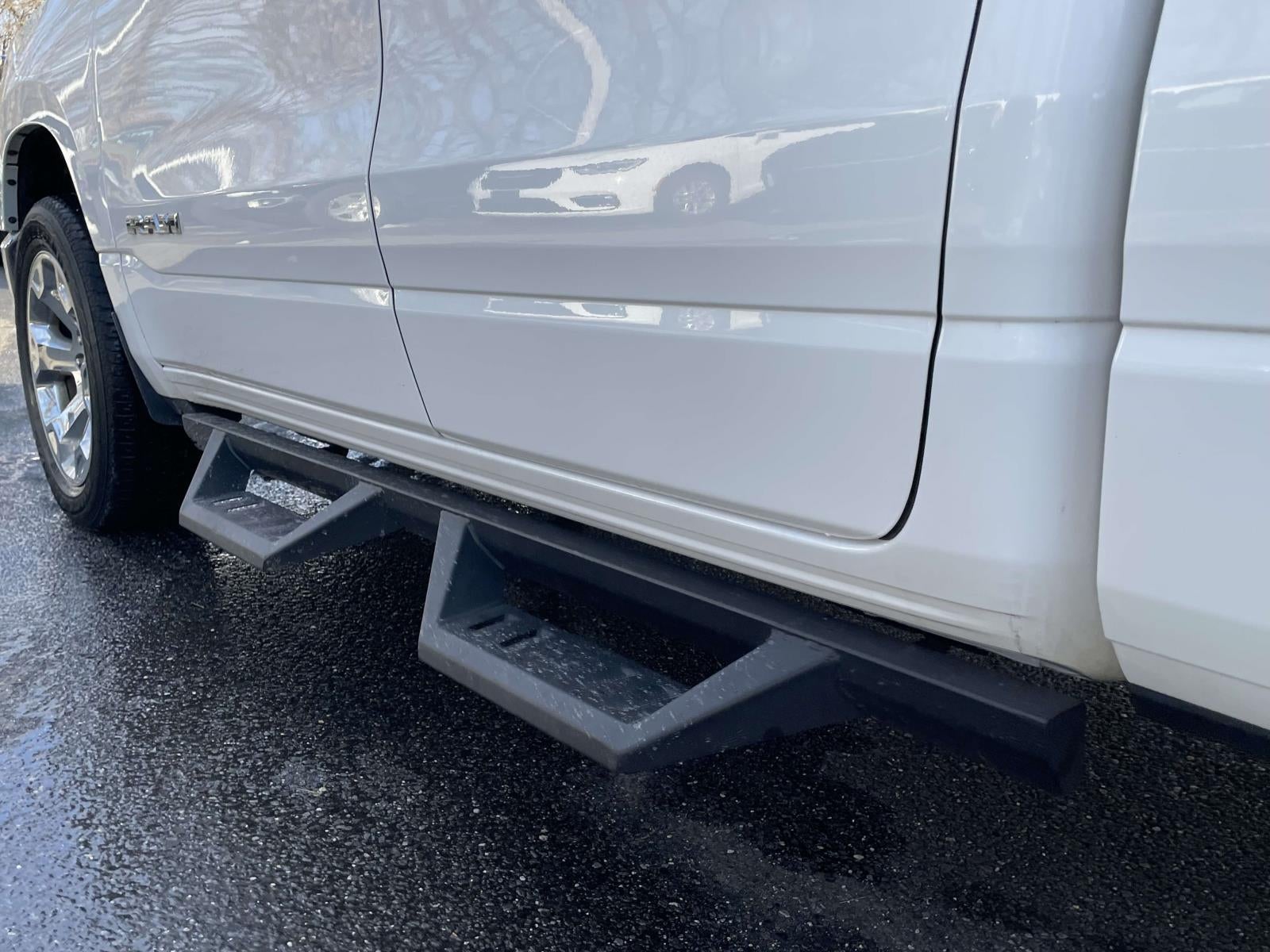 2020 RAM 1500 Big Horn Quad Cab 4x4 6'4' Box