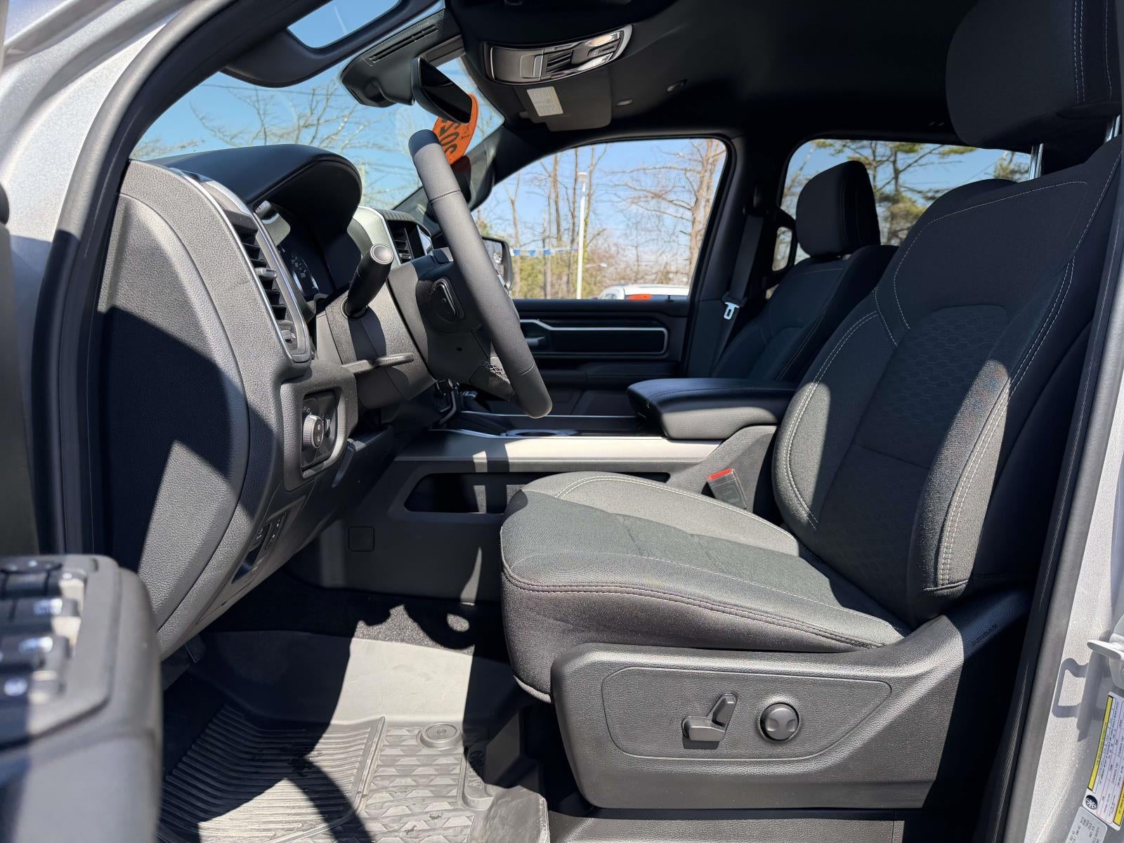 2025 RAM 1500 Big Horn Crew Cab 4x4 5'7' Box