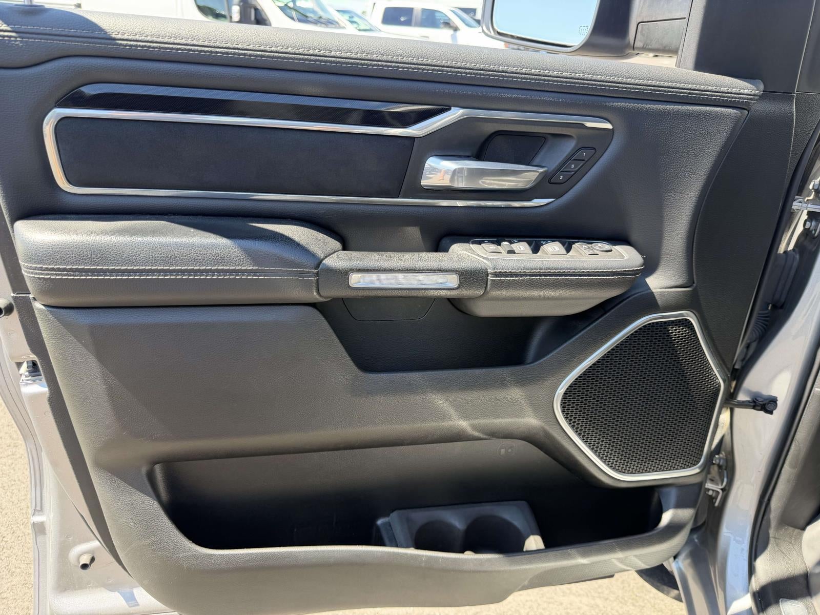 2022 RAM 1500 Laramie Crew Cab 4x4 5'7' Box