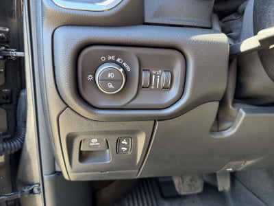 2021 RAM 1500 Laramie Crew Cab 4x4 5'7' Box