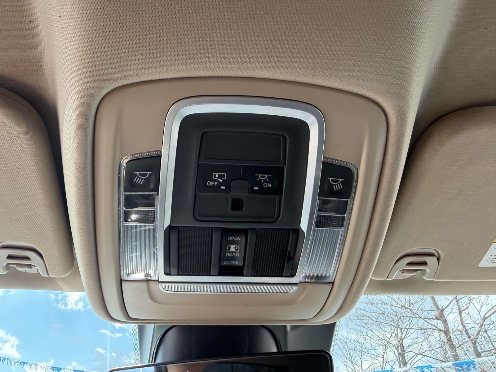 2021 RAM 1500 Laramie Crew Cab 4x4 5'7' Box