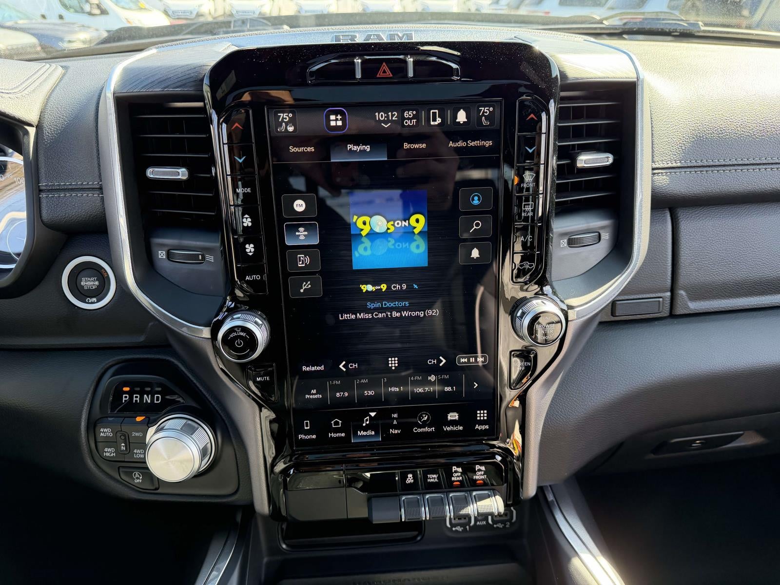 2023 RAM 1500 Laramie Crew Cab 4x4 5'7' Box