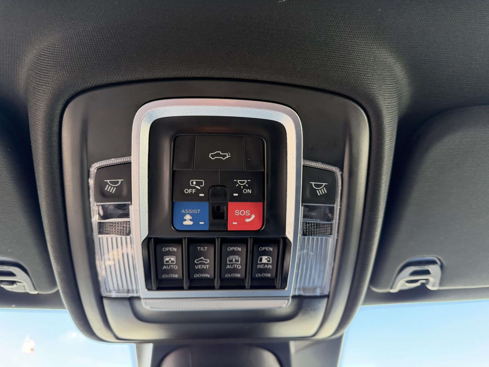 2023 RAM 1500 Laramie Crew Cab 4x4 5'7' Box