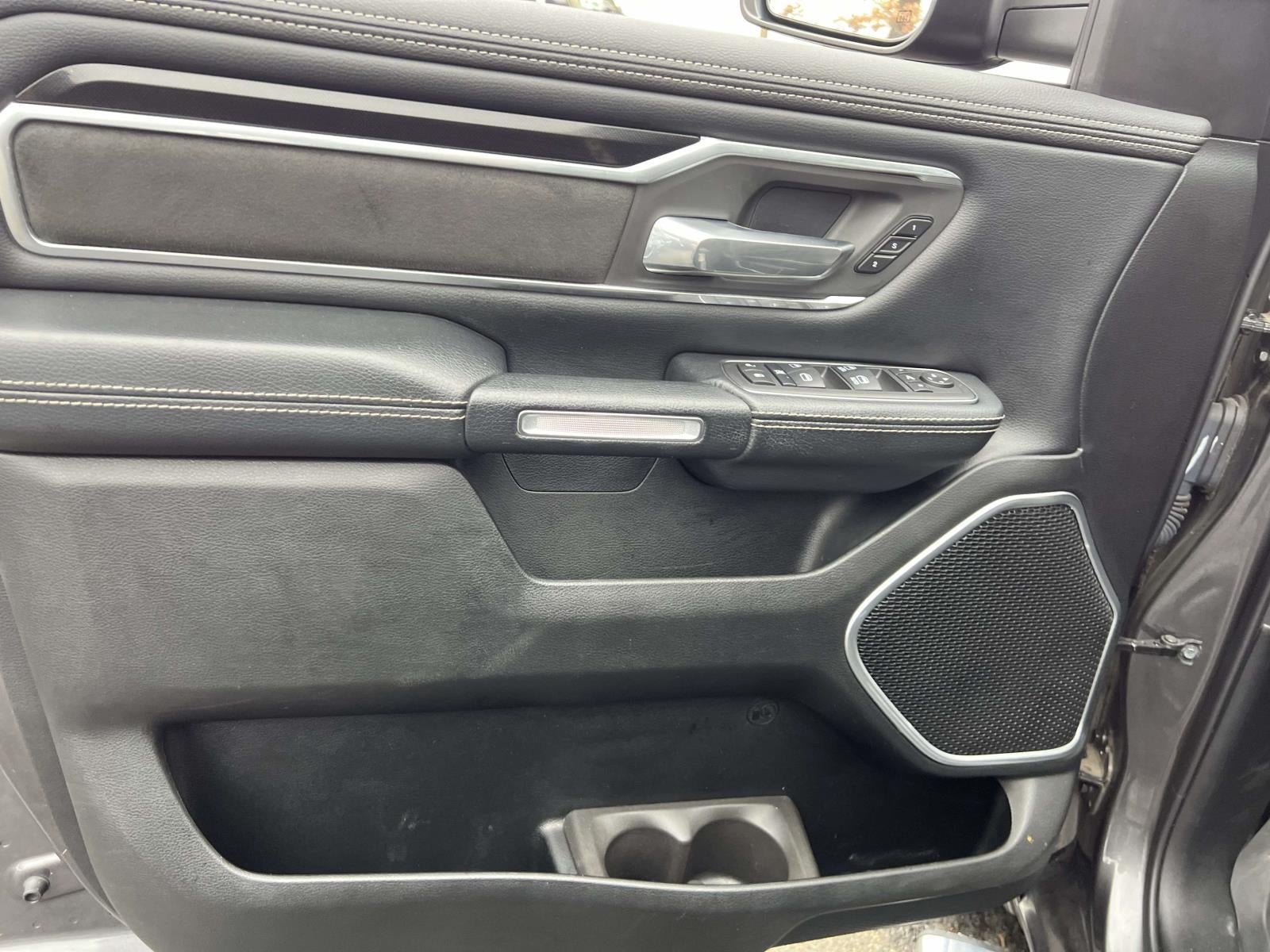 2019 RAM 1500 Laramie Crew Cab 4x4 5'7' Box