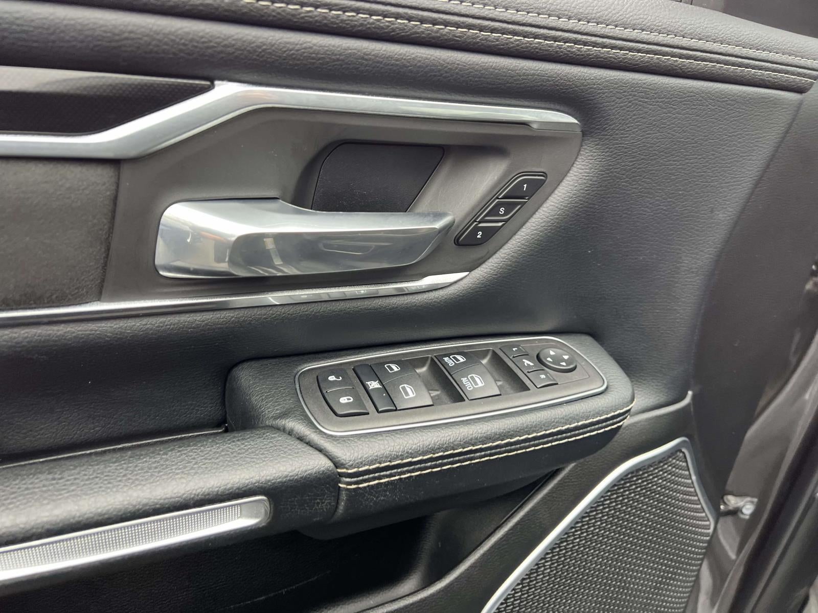 2019 RAM 1500 Laramie Crew Cab 4x4 5'7' Box