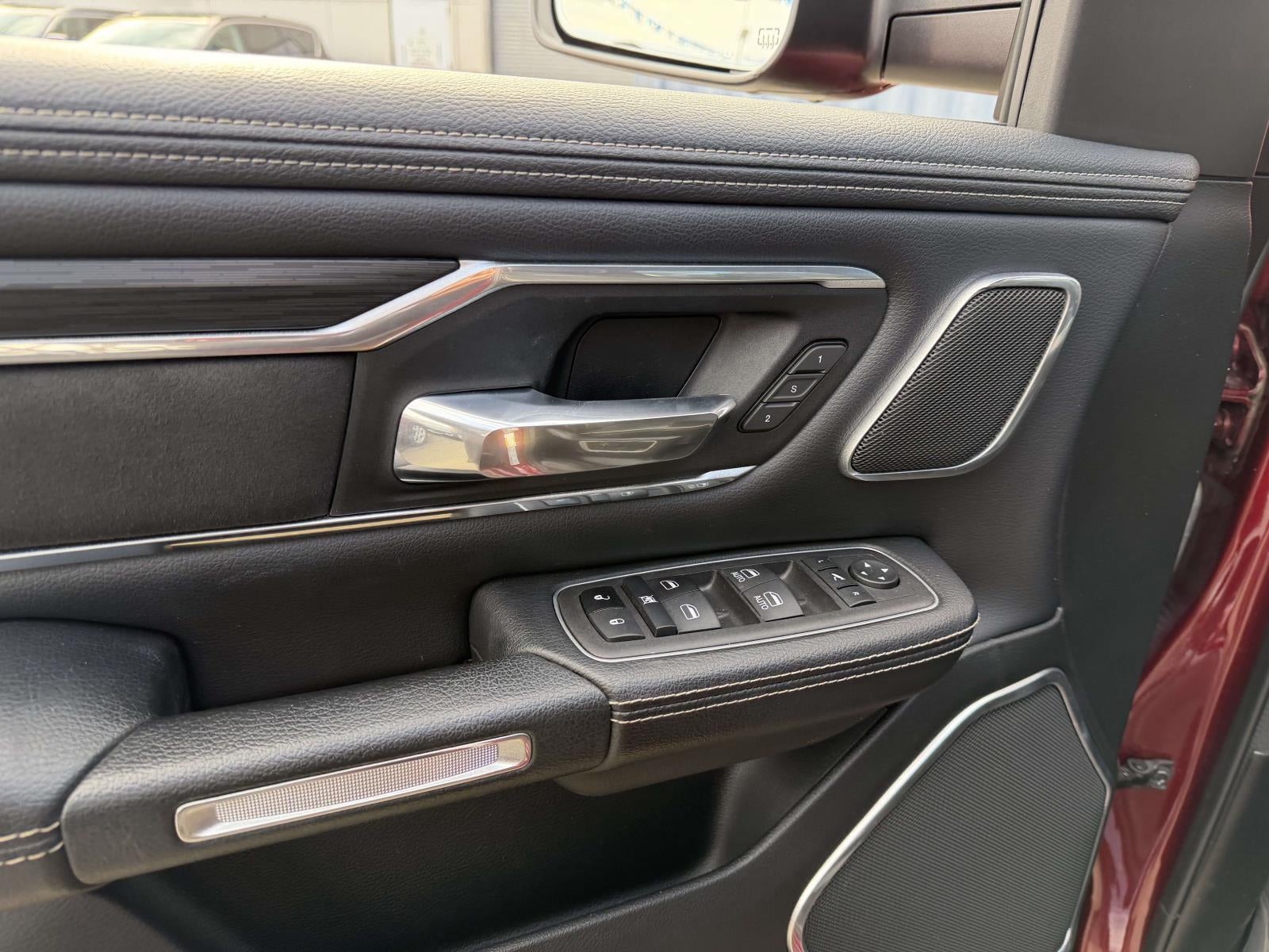 2023 RAM 1500 Laramie Crew Cab 4x4 5'7' Box