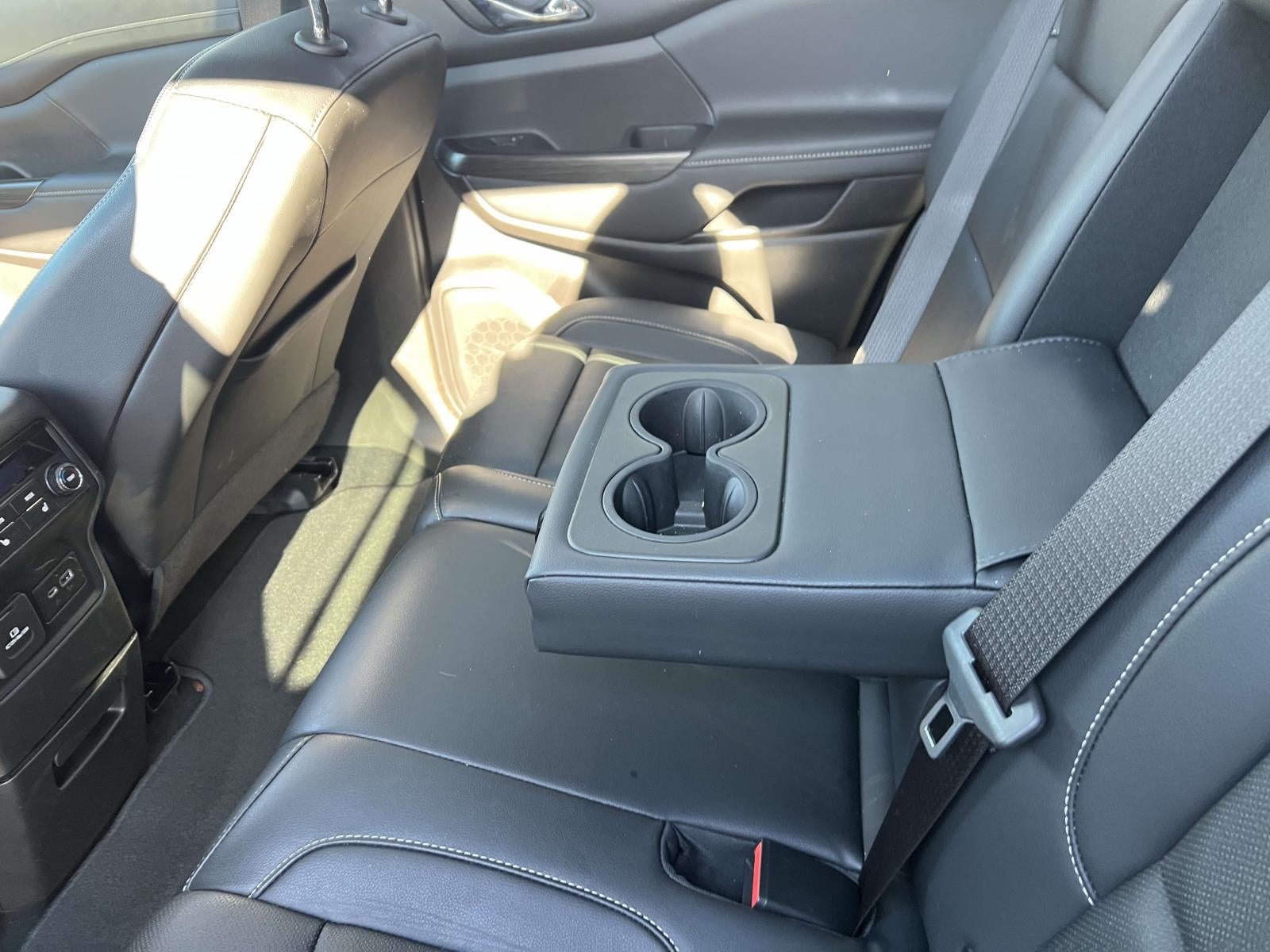 2023 GMC Acadia AWD SLT