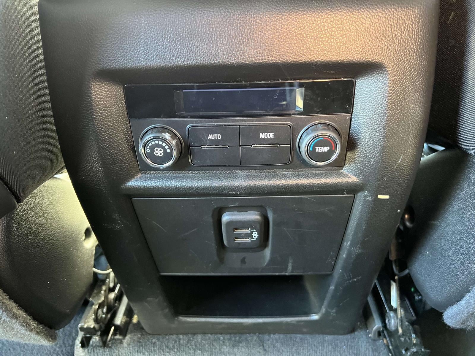 2023 Chevrolet Traverse AWD LT Leather