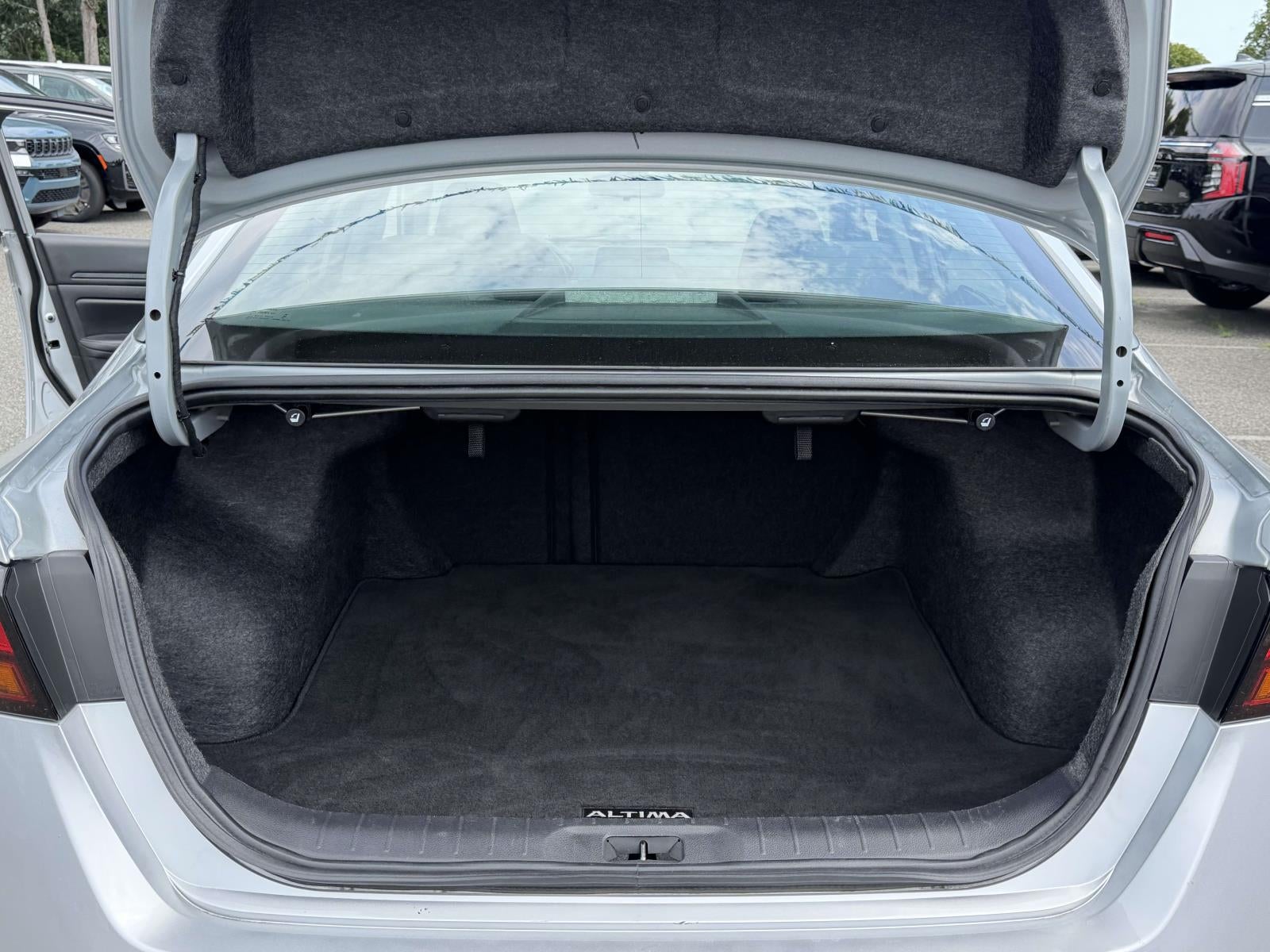 2024 Nissan Altima SV FWD