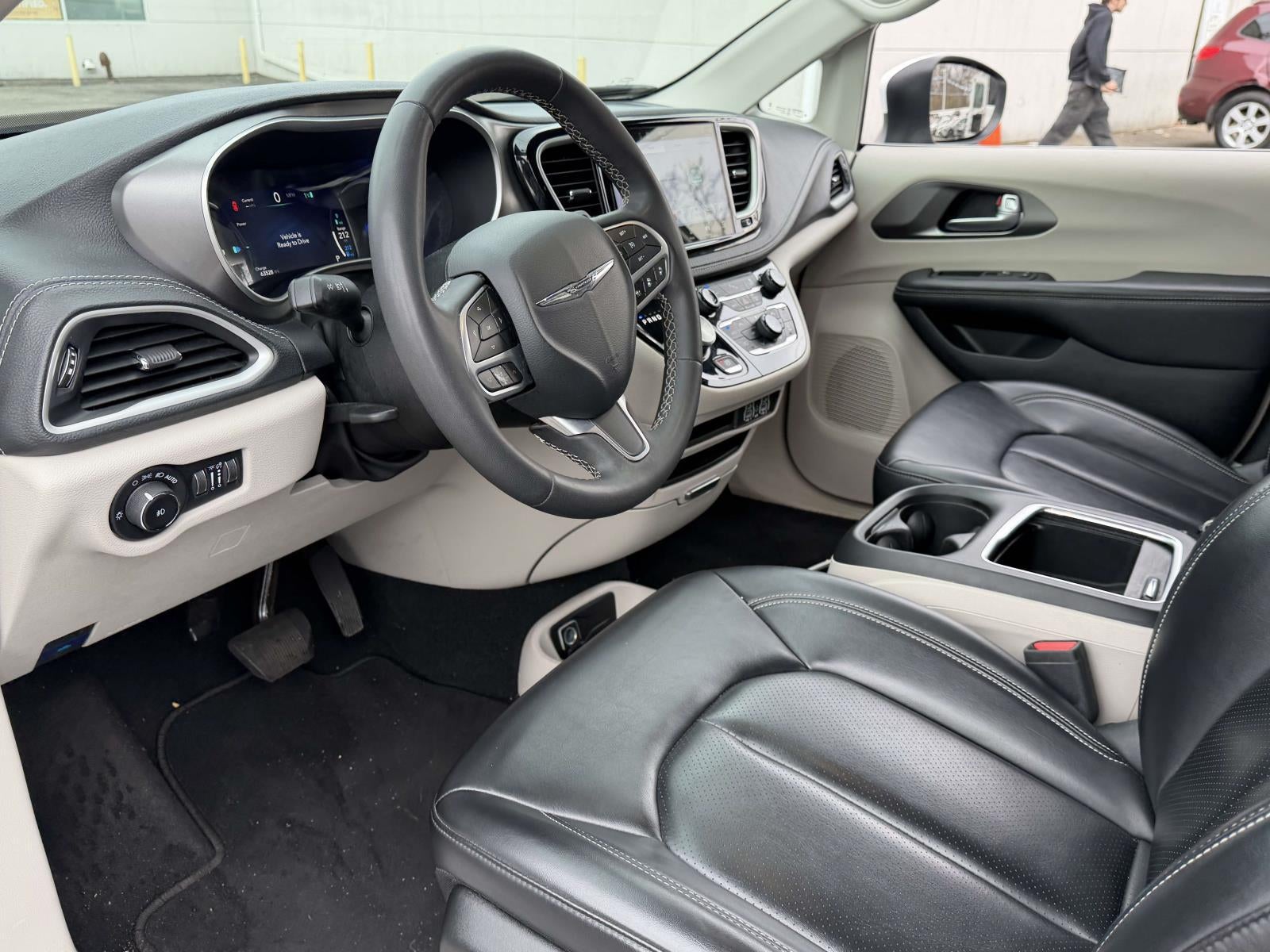 2023 Chrysler Pacifica Hybrid Touring L