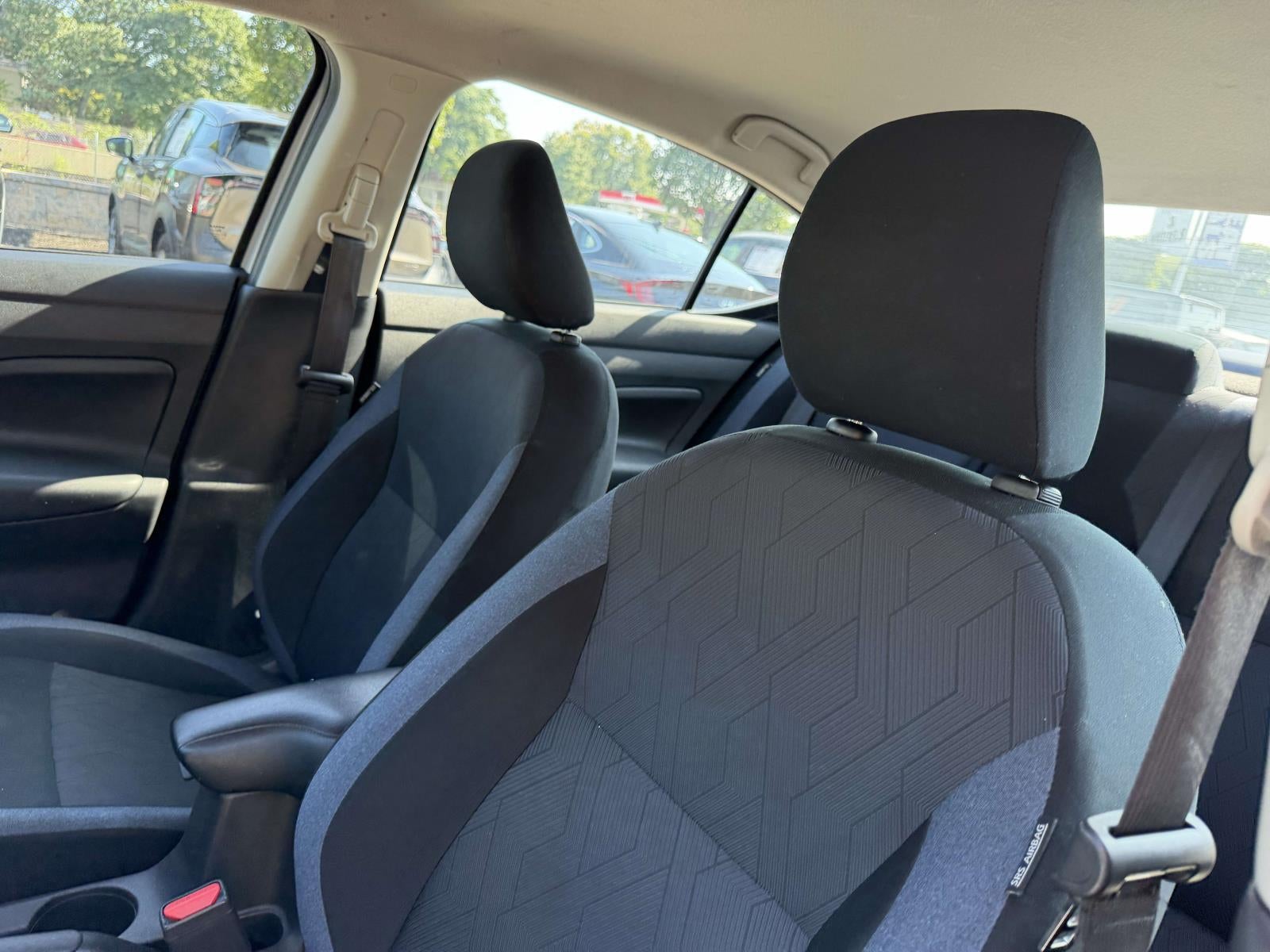 2024 Nissan Versa 1.6 SV