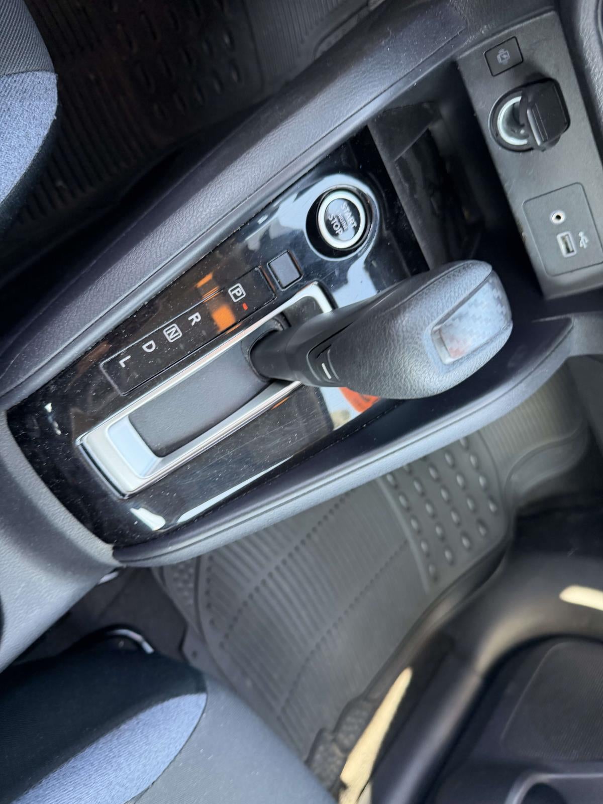 2024 Nissan Versa 1.6 SV