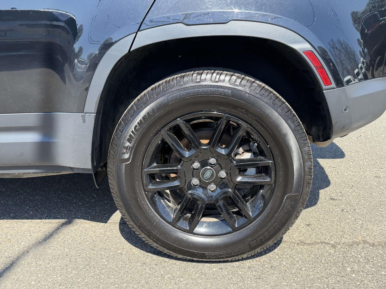 2025 Land Rover Defender 110 P300