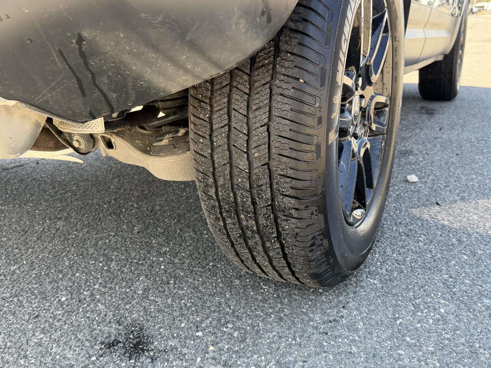 2025 Land Rover Defender 110 P300