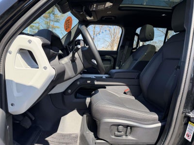 2025 Land Rover Defender 110 P300