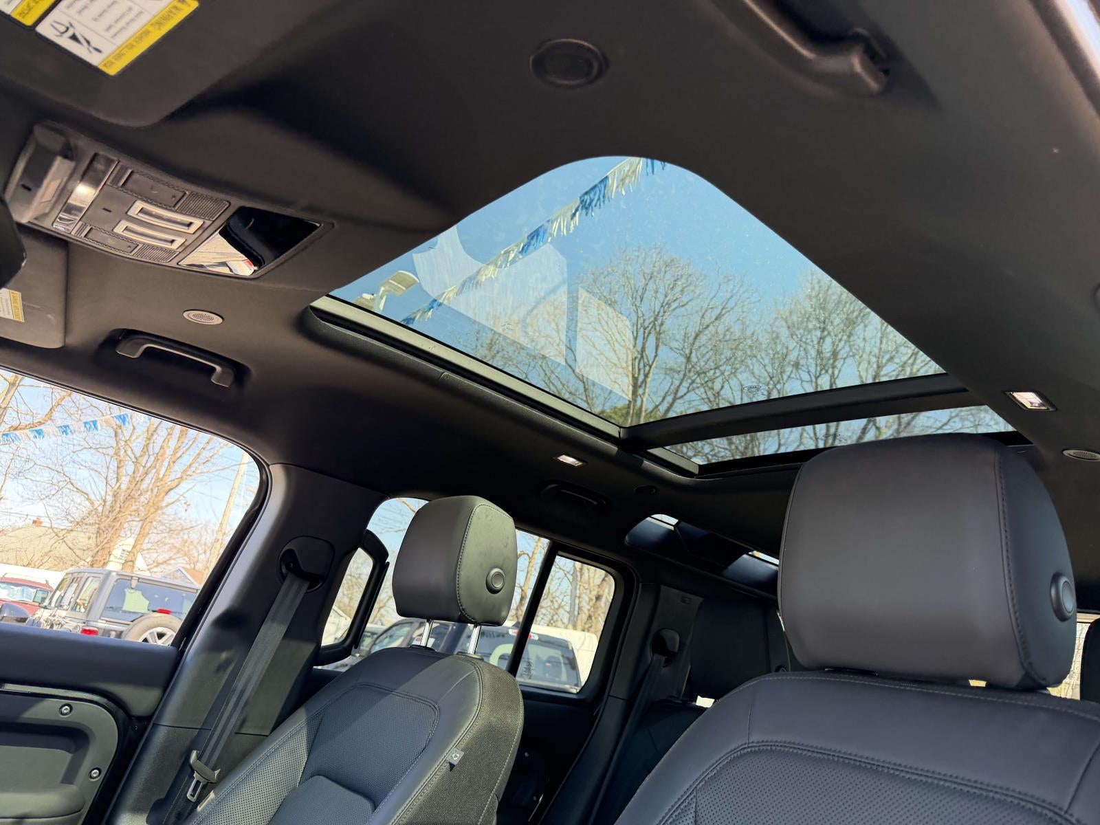 2025 Land Rover Defender 110 P300