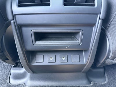 2025 Land Rover Defender 110 P300