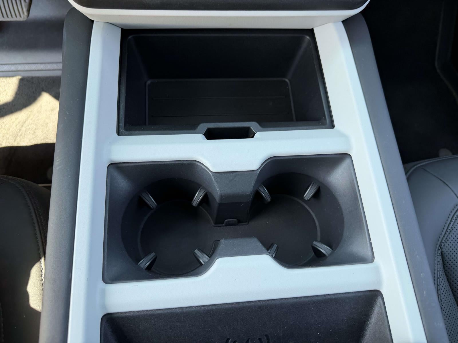 2025 Land Rover Defender 110 P300