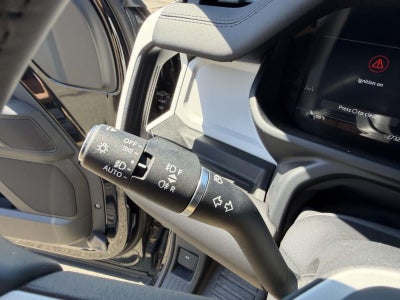 2025 Land Rover Defender 110 P300