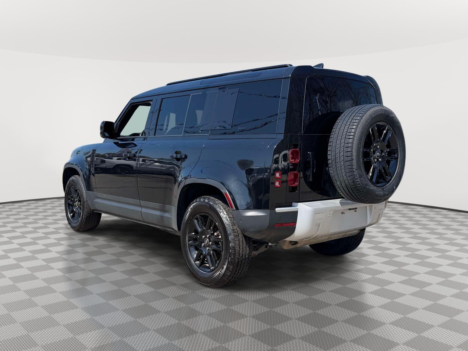 2025 Land Rover Defender 110 P300