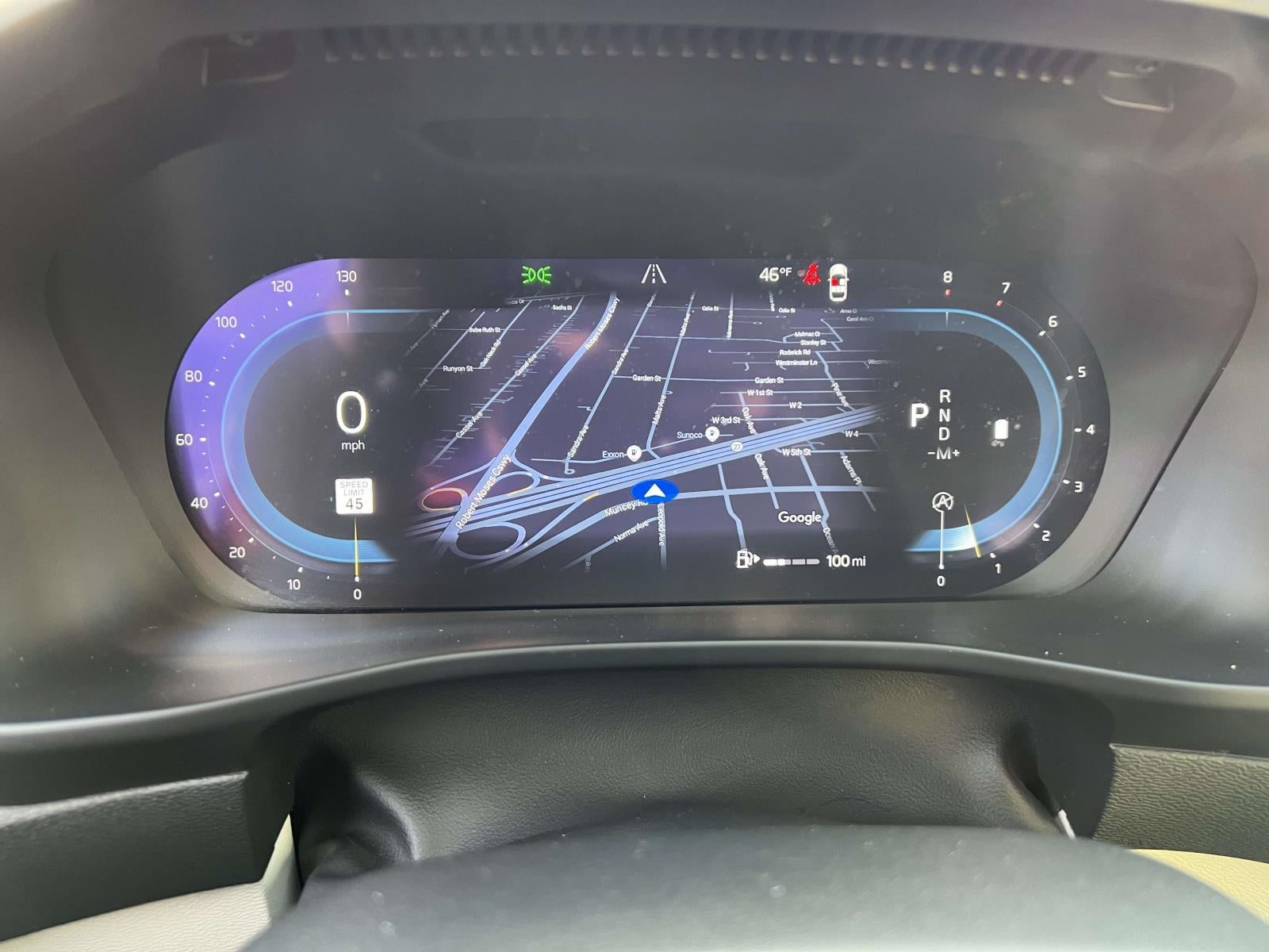 2023 Volvo XC40 B5 Ultimate Bright Theme