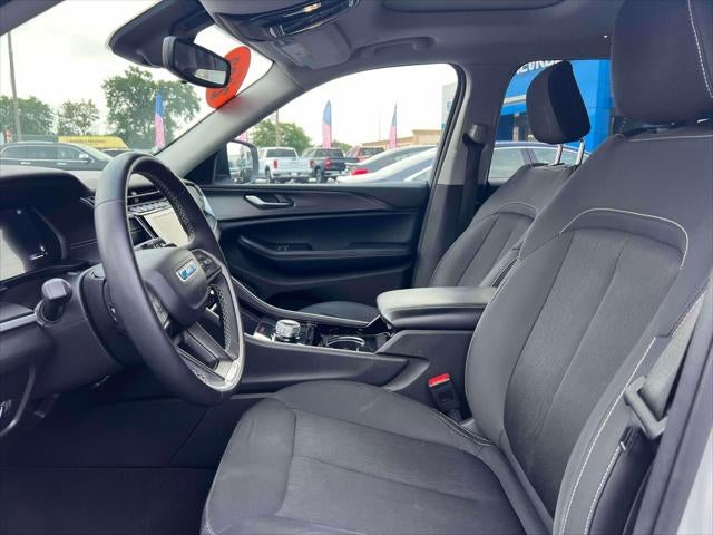 2023 Jeep Grand Cherokee L Laredo X