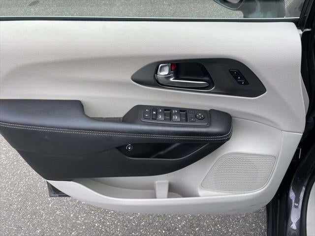 2022 Chrysler Pacifica Hybrid Touring L