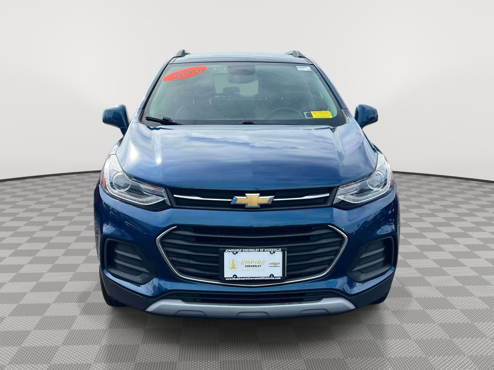 Used 2019 Chevrolet Trax LT with VIN 3GNCJPSB9KL369034 for sale in Hicksville, NY