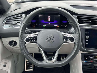 2022 Volkswagen Tiguan SE R-Line Black