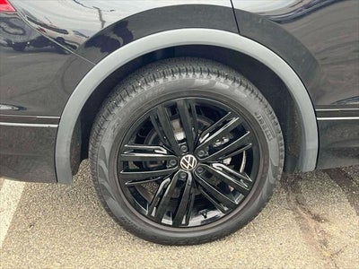 2022 Volkswagen Tiguan SE R-Line Black